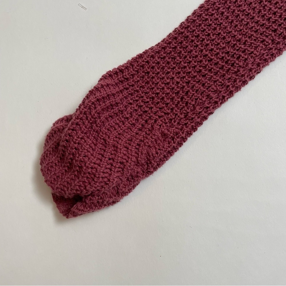 FREE PEOPLE “Moonshine” cold shoulder sweater in maroon - Picture 5 of 6